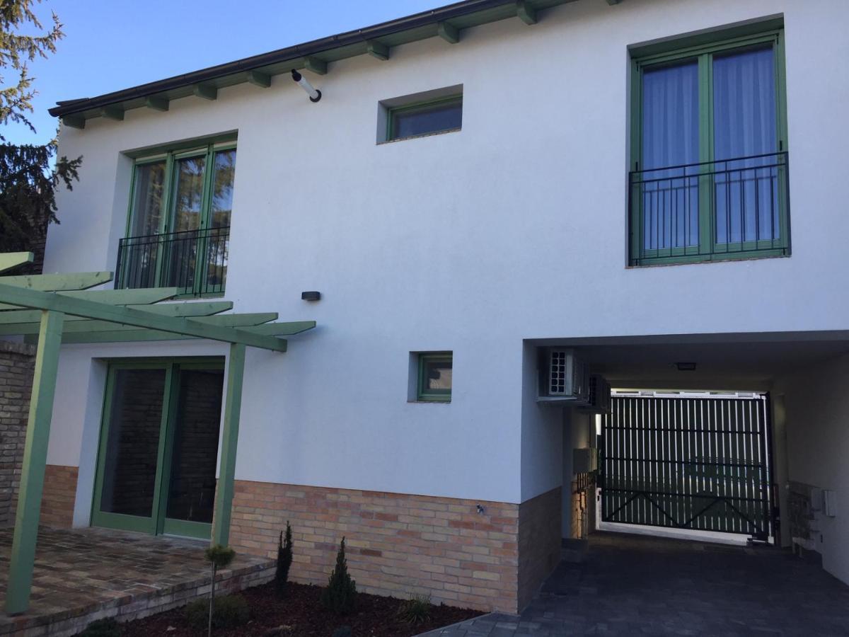 Jokai Apartman Dunafoldvar エクステリア 写真
