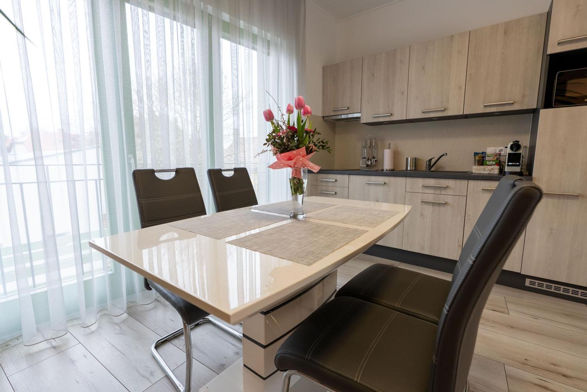 Jokai Apartman Dunafoldvar エクステリア 写真
