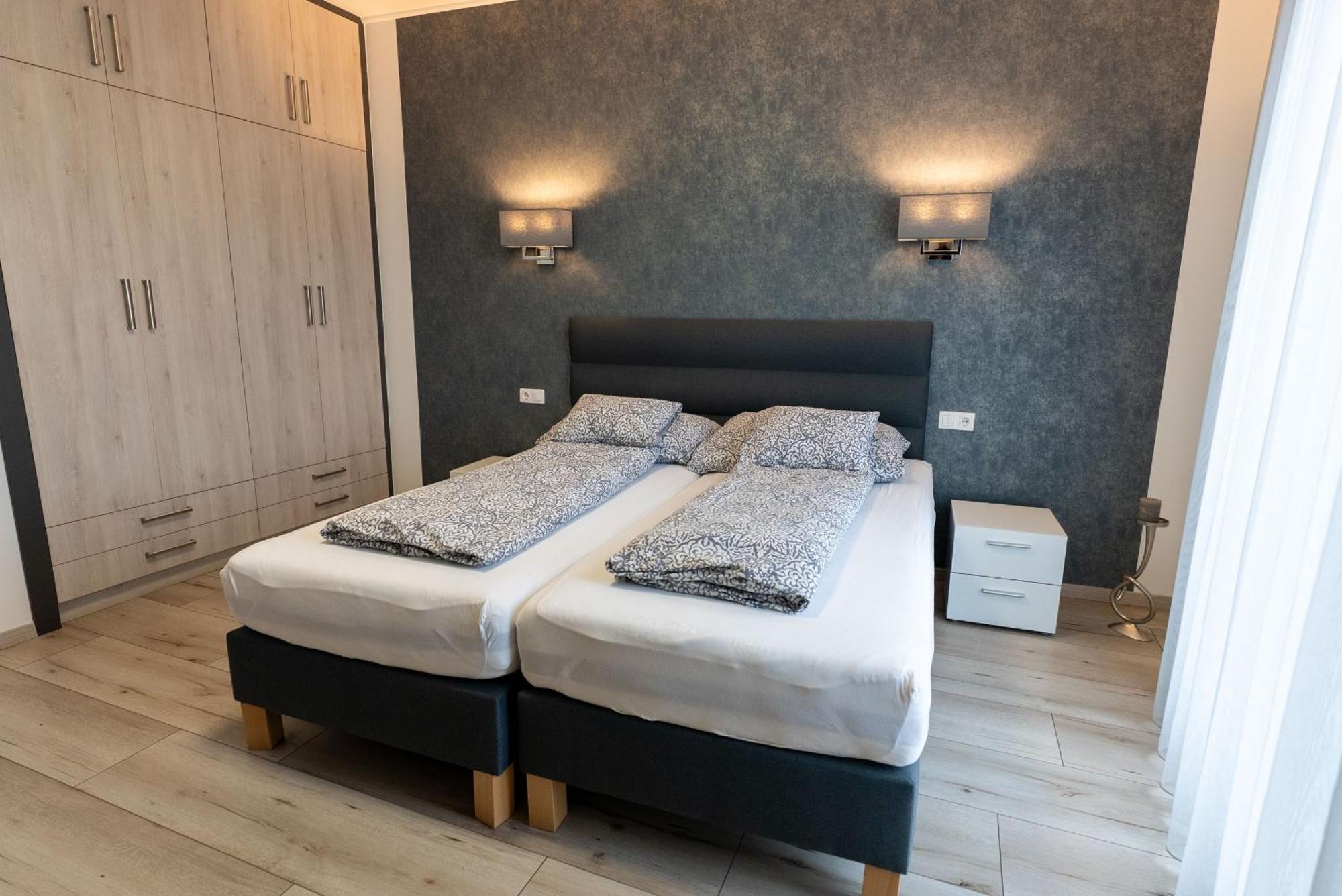 Jokai Apartman Dunafoldvar エクステリア 写真